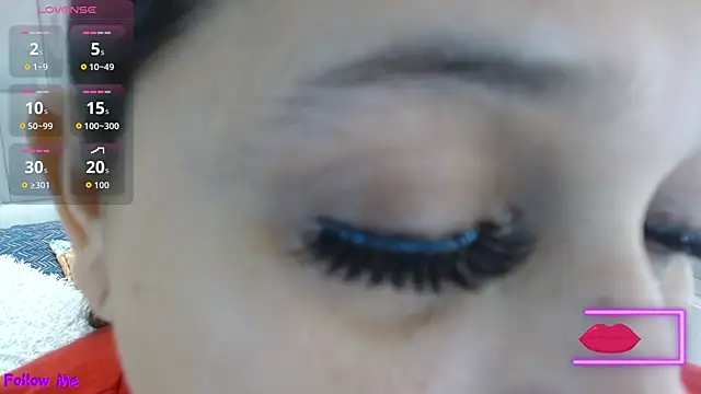 Kerly Doll online show from November 28, 2025, 3:12 pm