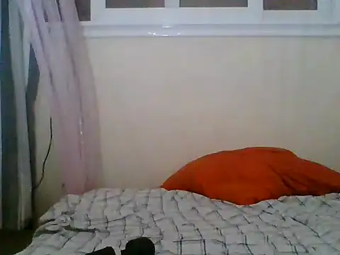 Snapshot of PRETTY-MI chatting on April 15, 2026, 7:51 pm PRETTY-MI online show from April 15, 2026, 7:51 pm