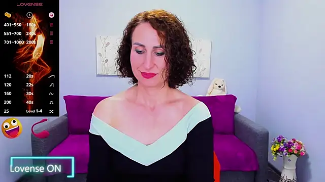 Nia Smithh online show from November 5, 2025, 1:47 pm