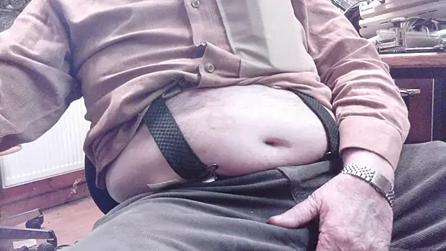 Snapshot of HaraldGermany chatting on December 3, 2025, 5:56 pm HaraldGermany online show from December 3, 2025, 5:56 pm