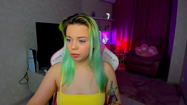 Snapshot of EnergyBunny_1 chatting on November 17, 2025, 7:18 pm EnergyBunny 1 online show from November 17, 2025, 7:18 pm