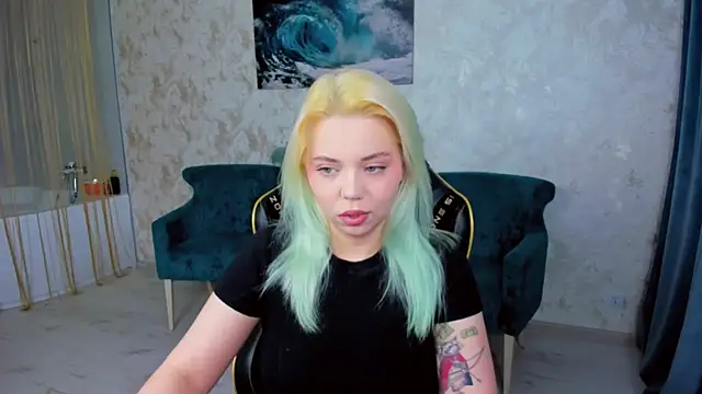 Snapshot of EnergyBunny_1 chatting on November 25, 2025, 7:25 pm EnergyBunny 1 online show from November 25, 2025, 7:25 pm