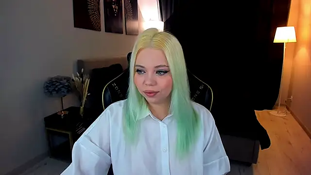 Snapshot of EnergyBunny_1 chatting on November 18, 2025, 7:39 pm EnergyBunny 1 online show from November 18, 2025, 7:39 pm