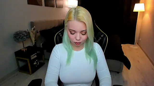 Snapshot of EnergyBunny_1 chatting on November 28, 2025, 7:36 pm EnergyBunny 1 online show from November 28, 2025, 7:36 pm