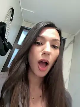  MiaQueen  online show from March 6, 2026, 10:49 pm