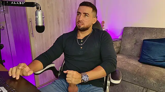 Snapshot of mr_david_cox chatting on February 15, 2025, 1:05 pm mr david cox online show from February 15, 2025, 1:05 pm