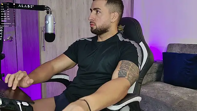 Snapshot of mr_david_cox chatting on February 17, 2025, 11:44 am mr david cox online show from February 17, 2025, 11:44 am