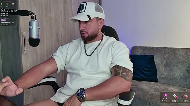 Snapshot of mr_david_cox chatting on February 19, 2025, 11:04 pm mr david cox online show from February 19, 2025, 11:04 pm