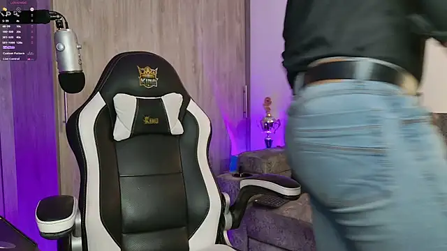 Snapshot of mr_david_cox chatting on March 6, 2025, 12:43 am mr david cox online show from March 6, 2025, 12:43 am