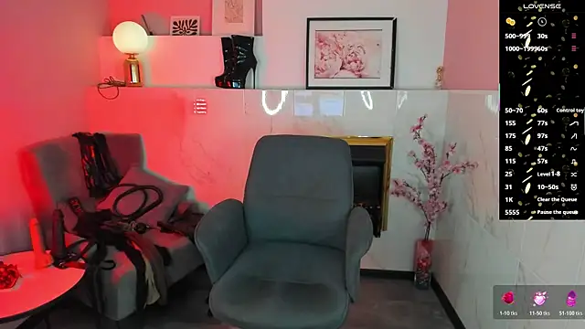 KylieMellow online show from December 15, 2025, 5:35 am