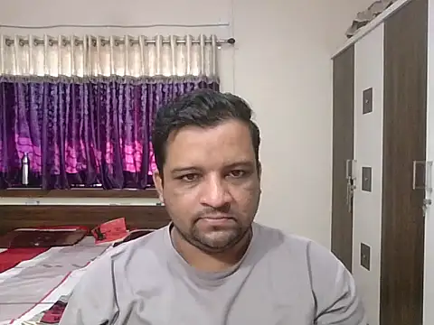 Snapshot of dhruv_love chatting on October 9, 2025, 4:13 am dhruv love online show from October 9, 2025, 4:13 am
