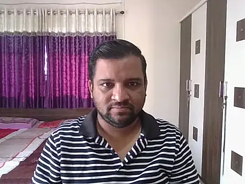 Snapshot of dhruv_love chatting on February 16, 2026, 4:00 am dhruv love online show from February 16, 2026, 4:00 am