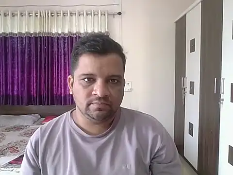 Snapshot of dhruv_love chatting on October 17, 2025, 4:05 am dhruv love online show from October 17, 2025, 4:05 am