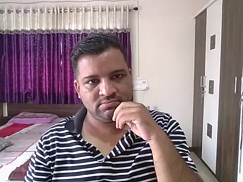 Snapshot of dhruv_love chatting on February 19, 2026, 4:20 am dhruv love online show from February 19, 2026, 4:20 am