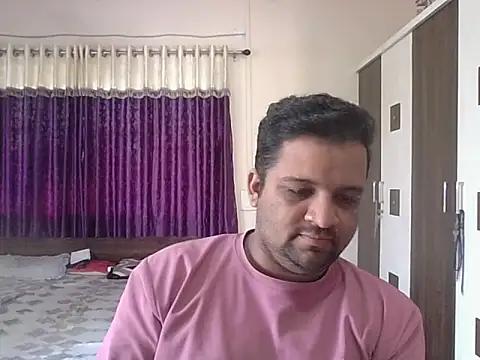 Snapshot of dhruv_love chatting on December 17, 2025, 5:12 am dhruv love online show from December 17, 2025, 5:12 am