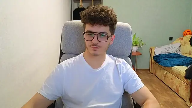 Remy Miles online show from December 15, 2025, 1:17 pm