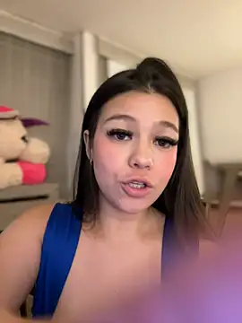 Alyshanon18 online show from March 14, 2025, 9:32 pm