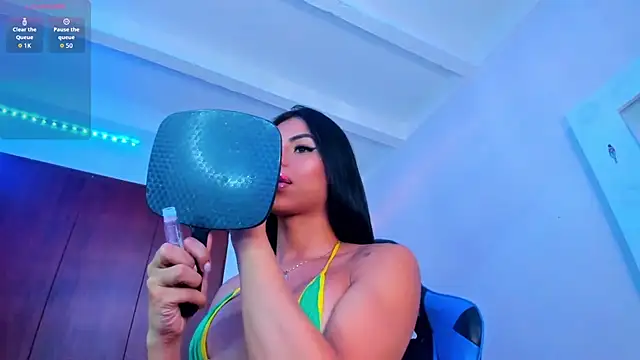 divinesalome online show from September 25, 2025, 7:42 pm