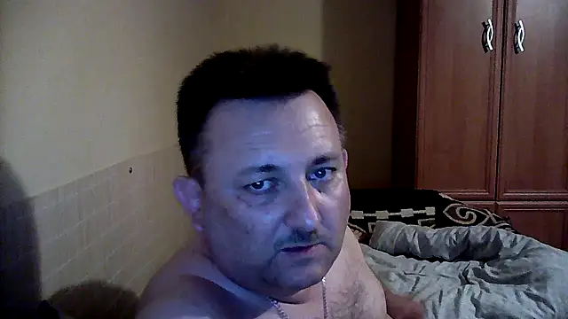 Snapshot of Novy73 chatting on September 15, 2025, 10:10 pm Novy73 online show from September 15, 2025, 10:10 pm