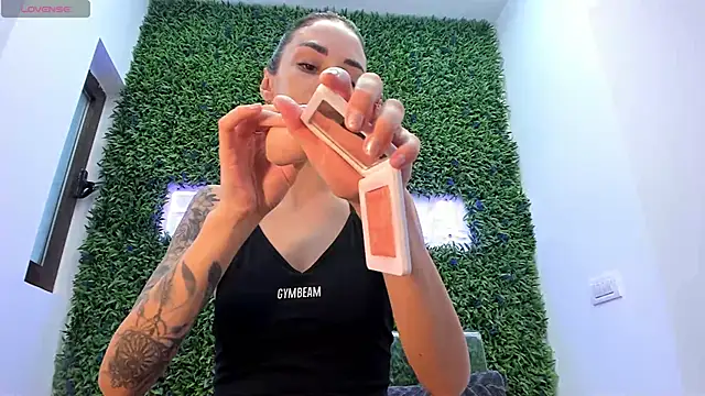 realhotfallingdevil online show from September 11, 2025, 11:32 am