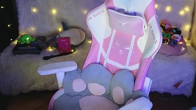 Ginger Stay online show from February 26, 2026, 7:03 pm