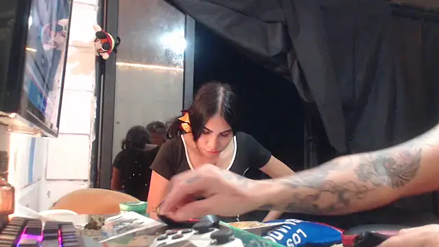 Snapshot of dounolimist777 chatting on December 14, 2025, 2:18 am dounolimist777 online show from December 14, 2025, 2:18 am