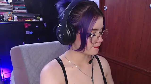 Snapshot of Raventh_ chatting on September 22, 2025, 9:54 pm Raventh online show from September 22, 2025, 9:54 pm