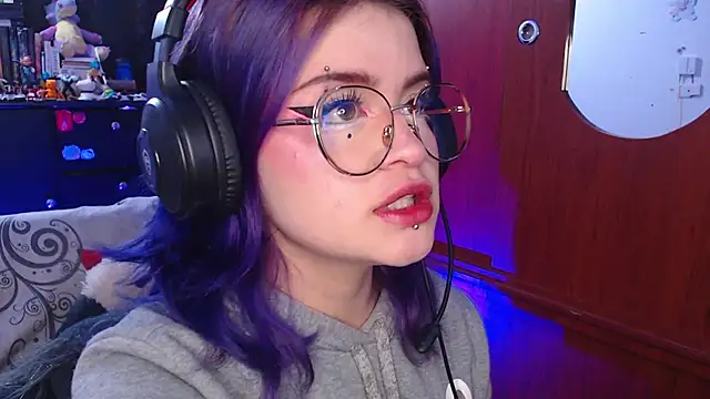 Snapshot of Raventh_ chatting on October 26, 2025, 10:59 am Raventh online show from October 26, 2025, 10:59 am