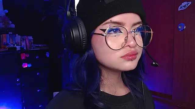 Snapshot of Raventh_ chatting on November 30, 2025, 9:59 pm Raventh online show from November 30, 2025, 9:59 pm