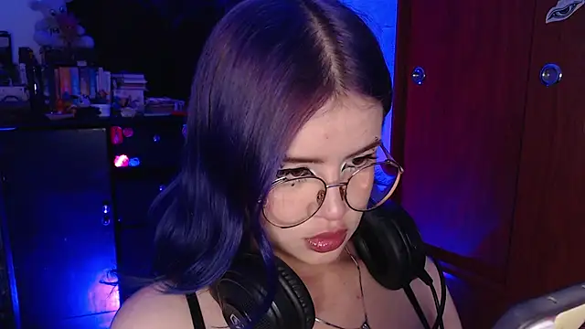 Snapshot of Raventh_ chatting on November 28, 2025, 11:38 pm Raventh online show from November 28, 2025, 11:38 pm