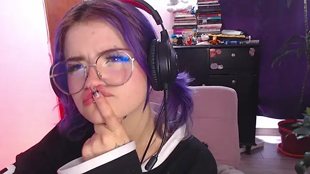 Snapshot of Raventh_ chatting on September 12, 2025, 3:45 pm Raventh online show from September 12, 2025, 3:45 pm