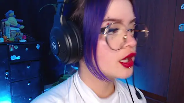 Snapshot of Raventh_ chatting on October 2, 2025, 9:51 pm Raventh online show from October 2, 2025, 9:51 pm