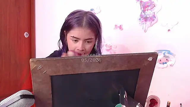 Snapshot of Raventh_ chatting on May 16, 2026, 12:04 pm Raventh online show from May 16, 2026, 12:04 pm