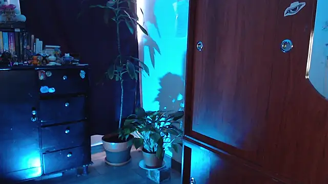 Snapshot of Raventh_ chatting on November 7, 2025, 12:42 pm Raventh online show from November 7, 2025, 12:42 pm