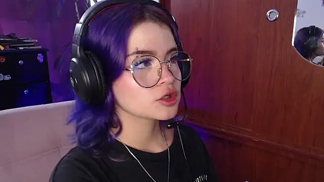 Snapshot of Raventh_ chatting on September 17, 2025, 2:30 pm Raventh online show from September 17, 2025, 2:30 pm