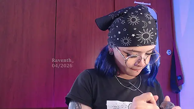 Snapshot of Raventh_ chatting on April 22, 2026, 2:35 pm Raventh online show from April 22, 2026, 2:35 pm