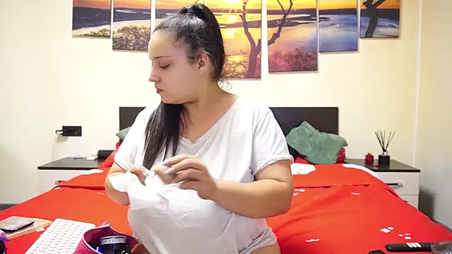 adelline online show from September 27, 2025, 8:59 pm