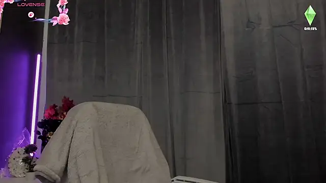 Snapshot of Raven_Luna chatting on November 7, 2025, 5:23 am Raven Luna online show from November 7, 2025, 5:23 am