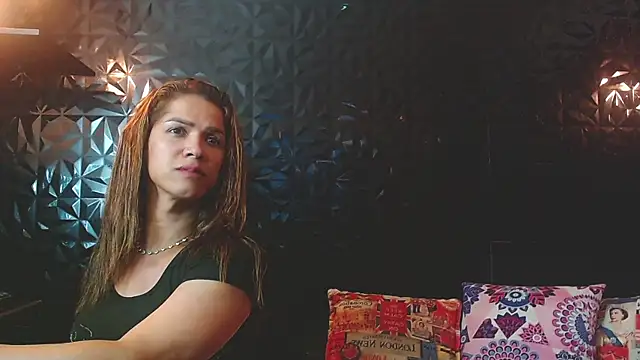 PINK  LOLA1 online show from November 19, 2025, 8:09 pm