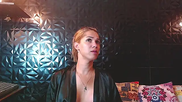 PINK  LOLA1 online show from May 22, 2026, 10:52 pm