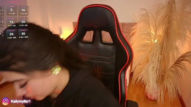 Snapshot of KallyMyller1 chatting on February 7, 2025, 7:38 pm KallyMyller1 online show from February 7, 2025, 7:38 pm