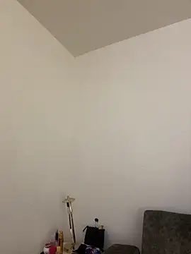 KallyMyller1 online show from April 5, 2026, 7:42 pm