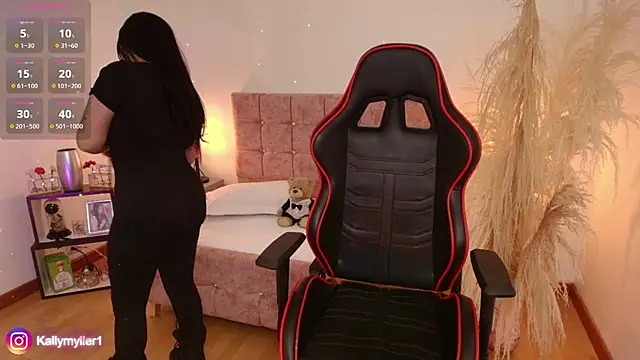 Snapshot of KallyMyller1 chatting on February 11, 2025, 7:16 pm KallyMyller1 online show from February 11, 2025, 7:16 pm