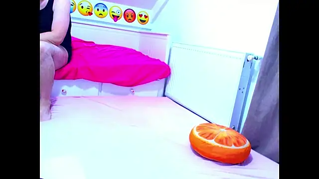 evehotty online show from February 3, 2026, 8:03 pm