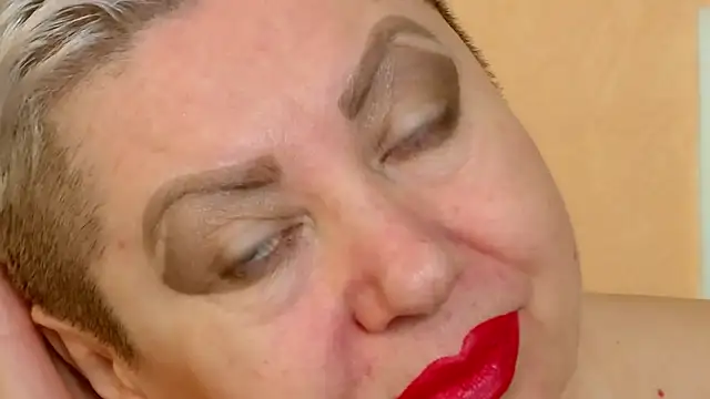 Snapshot of LadyPosh chatting on January 15, 2026, 8:29 am LadyPosh online show from January 15, 2026, 8:29 am