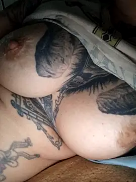 vamporasuccubus19777 online show from May 18, 2026, 11:09 pm