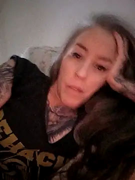 Snapshot of vamporasuccubus19777 chatting on November 9, 2025, 11:42 pm vamporasuccubus19777 online show from November 9, 2025, 11:42 pm