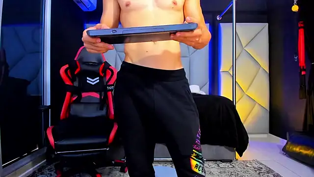 Snapshot of Aydenmiller96 chatting on February 22, 2026, 3:02 pm Aydenmiller96 online show from February 22, 2026, 3:02 pm