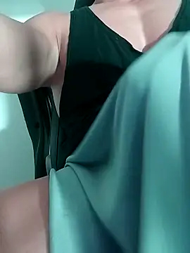 Snapshot of sexy_fit_guy_on_cam chatting on October 19, 2025, 7:00 am sexy fit guy on cam online show from October 19, 2025, 7:00 am