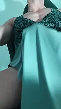 sexy fit guy on cam online show from December 21, 2025, 9:33 am